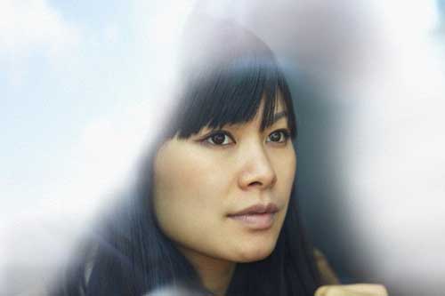 Mẹ đẻ và mẹ vợ cùng bị ốm, chồng tôi gửi cho mỗi bà 2 triệu nhưng tờ giấy mỏng trong túi quần anh lại khiến tôi phải rơi nước mắt