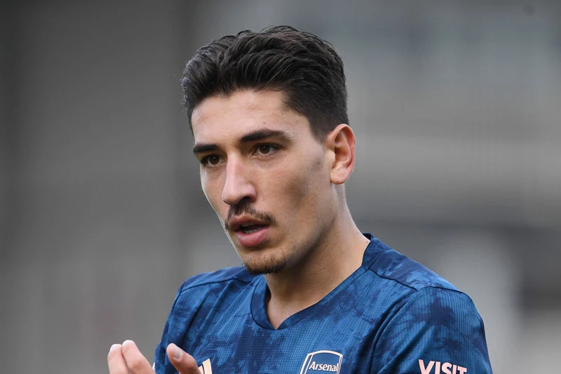 =9. Hector Bellerin (Arsenal, định giá chuyển nhượng: 28,8 triệu bảng).