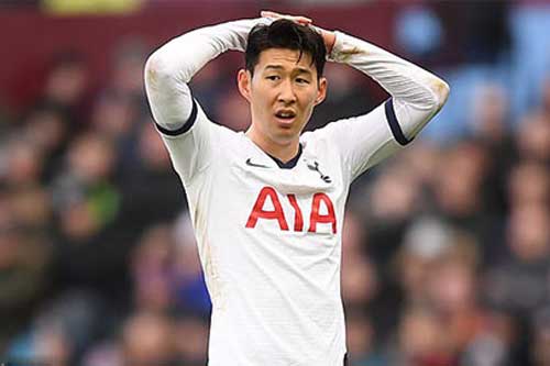 Son Heung-Min suýt cân bằng kỷ lục sút trúng khung gỗ của Trossard ở trận gặp M.U