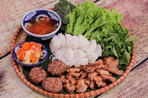 Cách ướp thịt làm bún chả "chuẩn không cần chỉnh", ngon không kém ngoài hàng