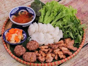 Cách ướp thịt làm bún chả "chuẩn không cần chỉnh", ngon không kém ngoài hàng