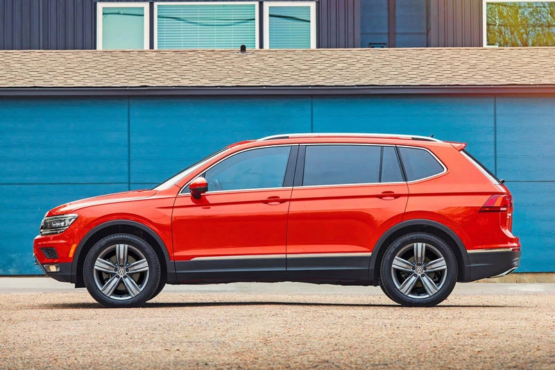 2. Volkswagen Tiguan 2020 (giá khởi điểm: 24.945 USD).