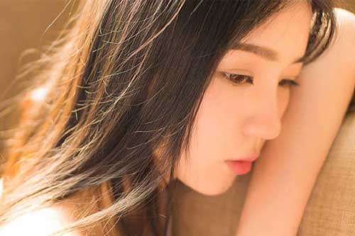 Chồng buông câu chát đắng: "Lấy cô phí cả đời tôi" rồi đâm đơn ly hôn, ai ngờ rời vợ ra thì đời anh ta cũng "xuống dốc không phanh"