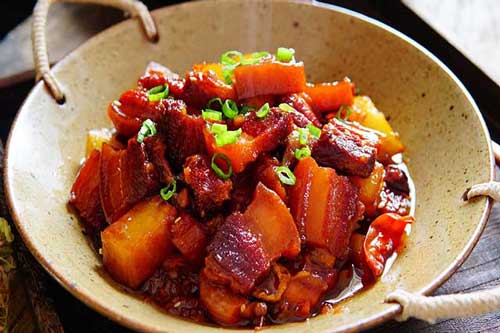 Kho thịt lợn, có một loại gia vị nhất định không được cho vào, nhiều người vẫn tưởng là ngon