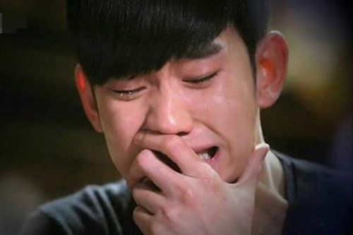 Trước khi mất, vợ đưa cho tôi một chiếc túi đựng toàn vàng, tôi tức giận ném xuống đất và hét lên đau đớn