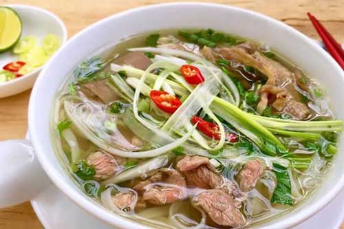 Làm thêm 1 bước này, nước dùng phở bò nấu tại nhà trong vắt, ngọt lừ, thơm ngon hơn ngoài hàng