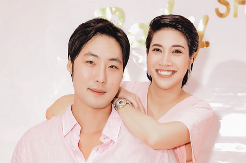 Pha Lê và chồng Mỹ gốc Hàn mở tiệc chào đón con gái