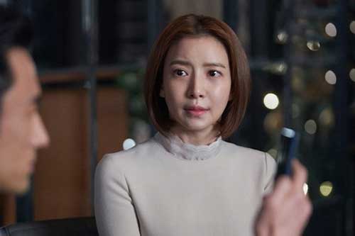 Nhờ em chồng trông giúp con vài tiếng để đi làm tóc, nào ngờ khi về, tôi được một phen sợ hãi đến hoảng loạn