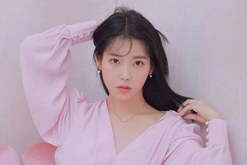 4. IU.