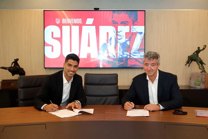 Luis Suarez ký hợp đồng với Atletico.