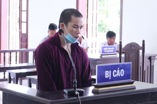 Bình Phước: Giết người vì tranh micro khi hát karaoke