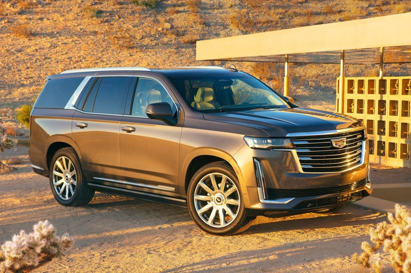 10. Cadillac Escalade 2020 (giá khởi điểm: 75.195 USD, điểm tổng thể: 7/10).