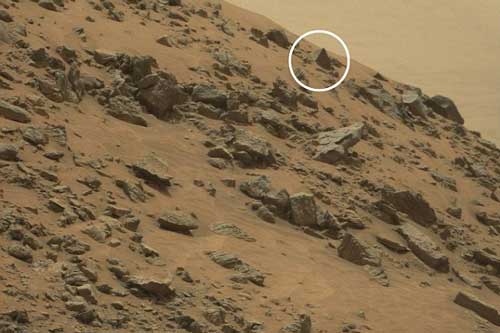 Xuất hiện ‘kim tự tháp’ bí ẩn trên bề mặt sao Hỏa