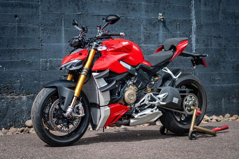 Ducati Streetfighter V4 S.