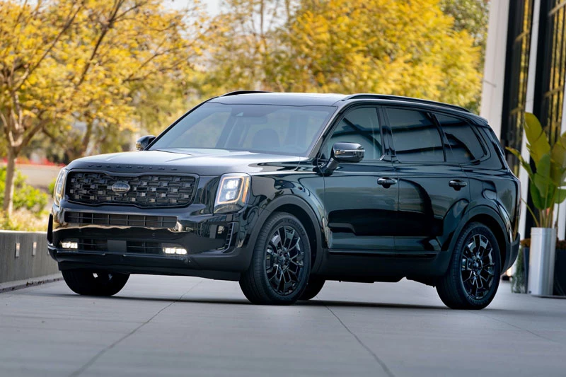 2. Kia Telluride 2021 (giá khởi điểm: 31.990 USD, điểm tổng thể: 8,4/10).