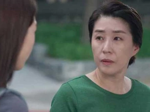 Mẹ chồng bắt đóng 7 triệu mà bữa cơm toàn lạc với trứng, nàng dâu có màn "tiền trảm hậu tấu" khiến bà tiếc đứt ruột vì mất tiền vẫn phải giả bộ vui vẻ