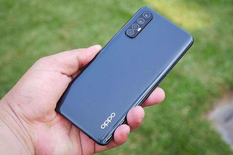 Oppo Reno3 Pro giảm giá 6 triệu đồng tại Việt Nam