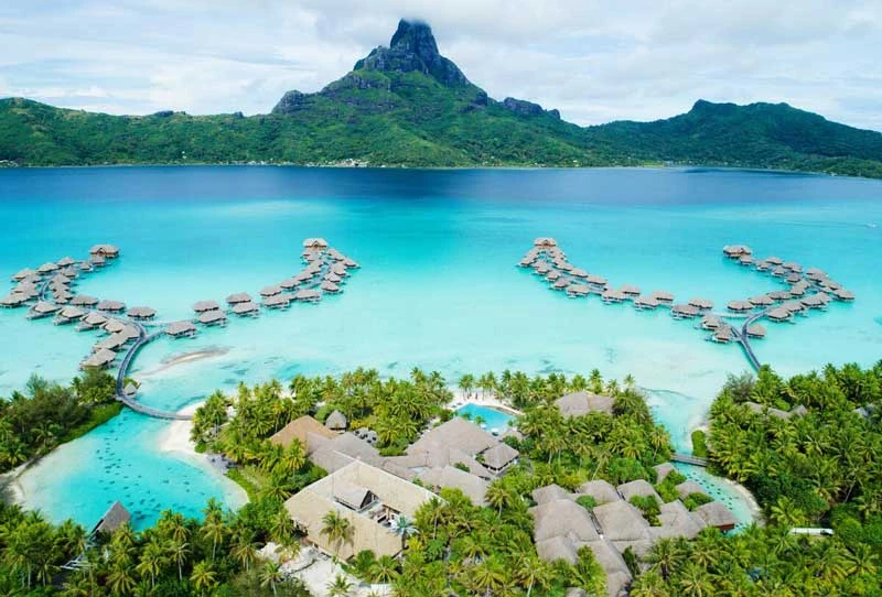 2. Bora Bora, Polynesia thuộc Pháp. 