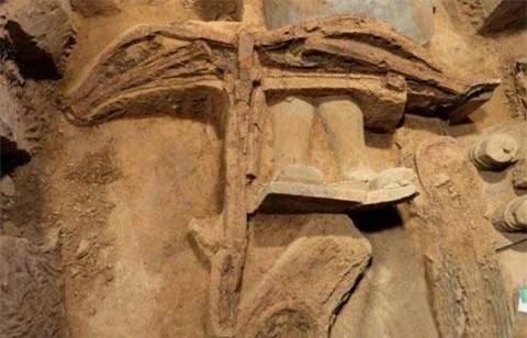 Chiếc nỏ 2200 tuổi được tìm thấy tại lăng mộ Tần Thủy Hoàng