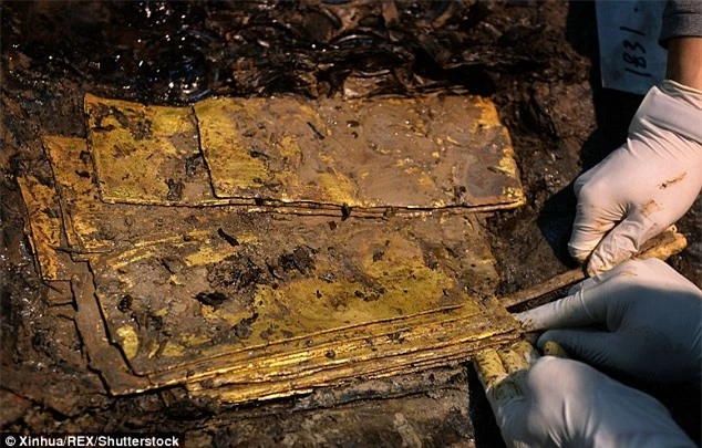 Khảo cổ học ngỡ ngàng với kho báu vàng trong ngôi mộ cổ