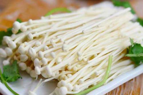 Sai lầm khi ăn nấm kim châm dễ gây ngộ độc, đừng dại thử