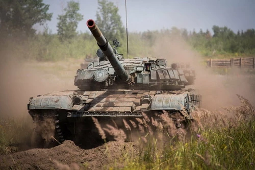 Tất cả các xe tăng chiến đấu chủ lực T-72B của Nga sẽ được nâng cấp lên chuẩn T-72B3M. Ảnh: Reporter.