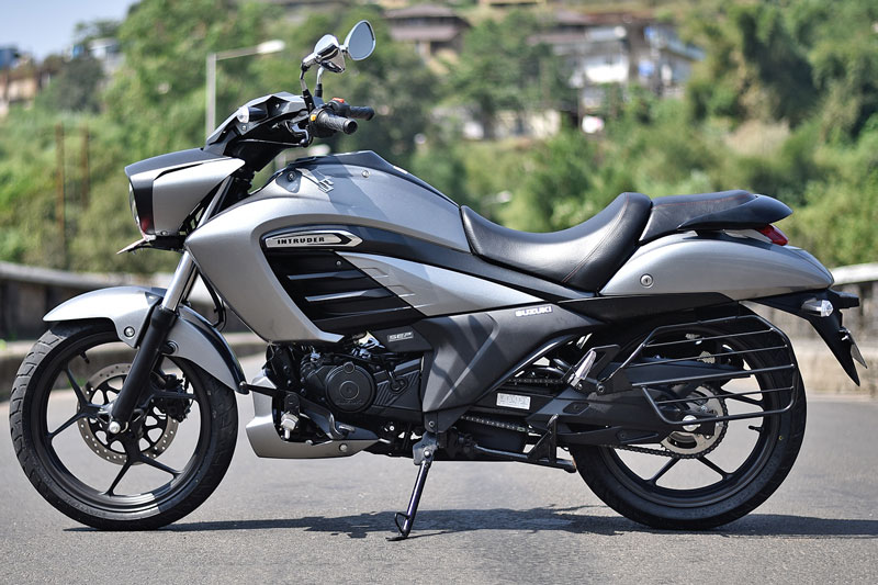 ‘Soi’ Suzuki Intruder 150 vừa ra mắt ở Việt Nam, giá ngang Honda SH 150i