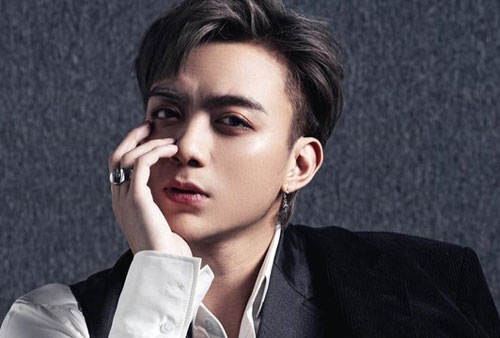 Soobin Hoàng Sơn hát trong đêm nhạc jazz