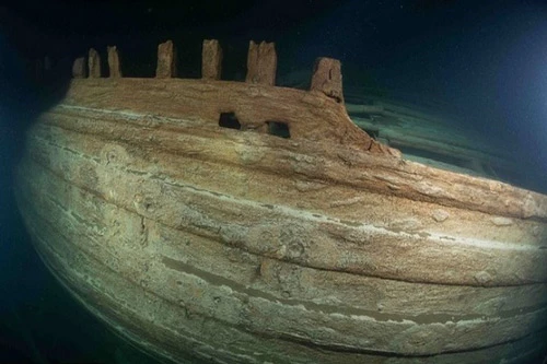 Xác tàu gỗ vẫn còn nguyên vẹn sau 400 năm dưới đáy biển