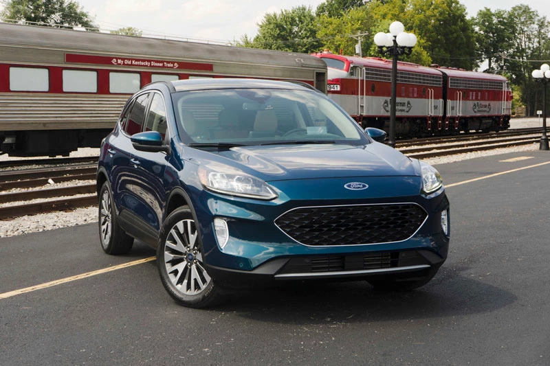 6. Ford Escape 2020 (giá khởi điểm: 24.885 USD).