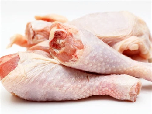 Thịt gà là loại thực phẩm nên được nấu chín kỹ để đảm bảo sức khỏe gia đình