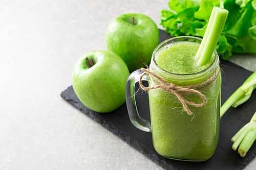 Thường xuyên uống nước ép táo xanh, rẻ tiền mà tốt không tưởng