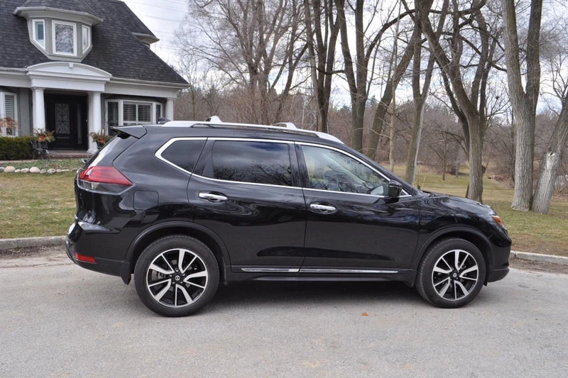 8. Nissan Rogue 2020 (giá khởi điểm: 25.300 USD).