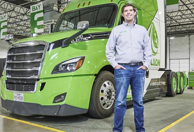 CEO 28 tuổi của hãng xe tải điện sắp trở thành tỷ phú tự thân trẻ nhất nước Mỹ