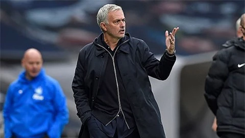 Mourinho ngỏ ý 'buông' cúp Liên đoàn, Lampard có cơ hội thắng thầy cũ