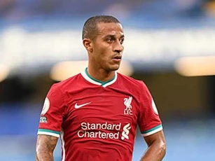 Thiago nghỉ 2 trận, kịp trở lại ở derby Merseyside