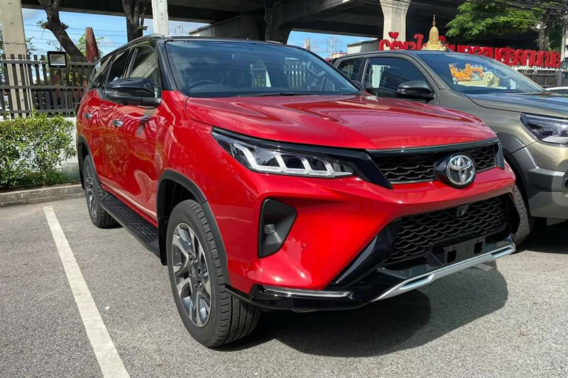 Toyota Fortuner 2021 ở Việt Nam và Thái Lan có gì khác biệt?