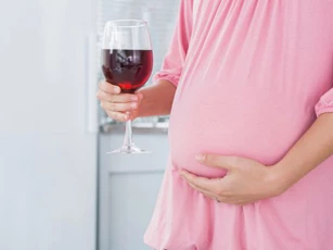 Thai phụ sử dụng rượu trong bất kỳ thời điểm nào cũng có hại cho não của trẻ
