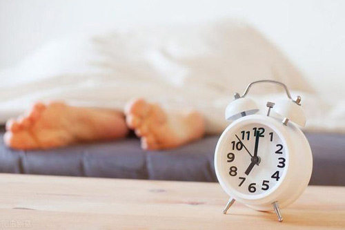 Làm 4 việc sau khi thức dậy và ăn 5 loại thực phẩm này sẽ sống thọ