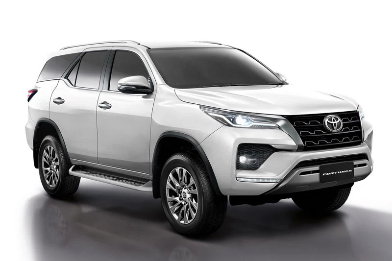 Toyota Fortuner 2021.