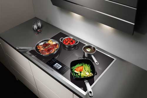 Để dùng bếp từ an toàn và tiết kiệm, bạn nhất thiết phải tránh những điều này