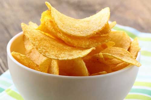 Sự thật phũ phàng về món snack khoai tây mà ai cũng thích