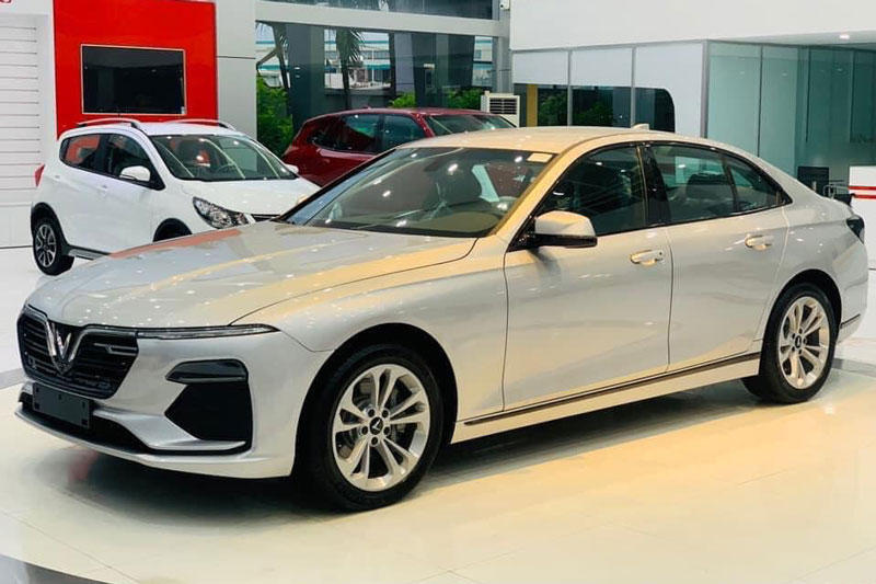 Giá lăn bánh xe VinFast Lux A2.0 tháng 9/2020