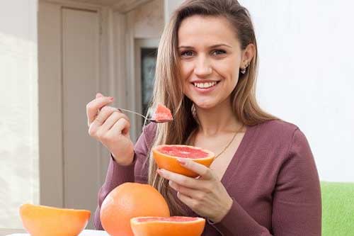 Ăn bưởi buổi sáng giảm cân nhanh hơn cả hút mỡ