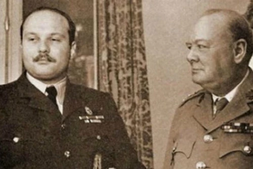 Muhammad Faruq và Wiston Churchill.