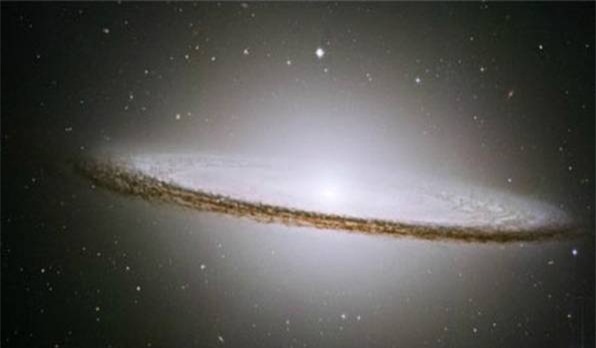 Lý giải các thiên hà trong vũ trụ có hình thù lạ bí ẩn