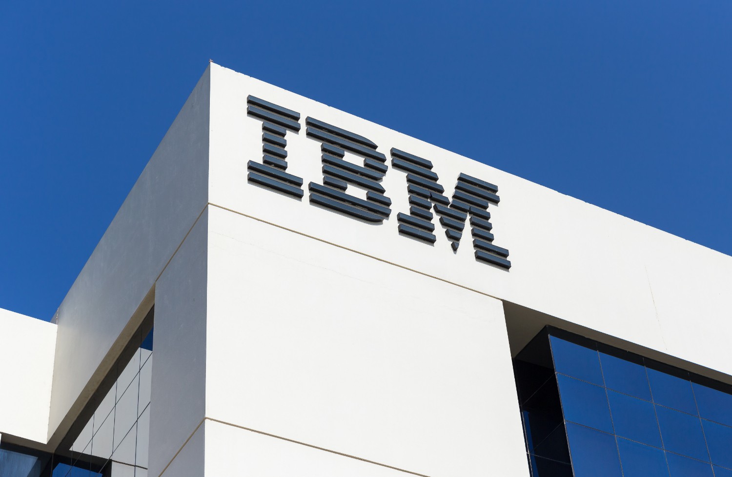 IBM công bố tham vọng lớn phát triển điện toán lượng tử tới 2023