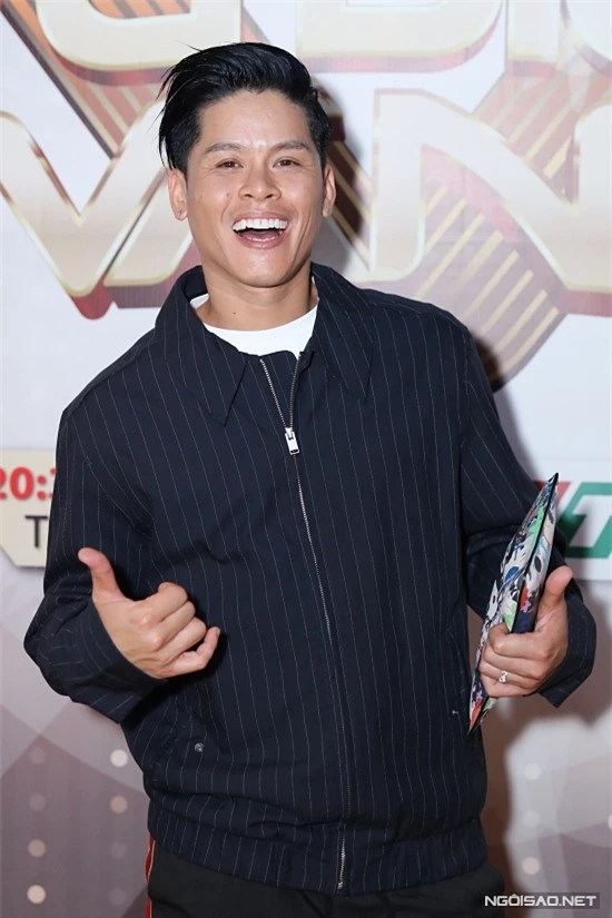 Giám khảo John Huy Trần đánh giá cao nỗ lực của các thí sinh không chuyên.
