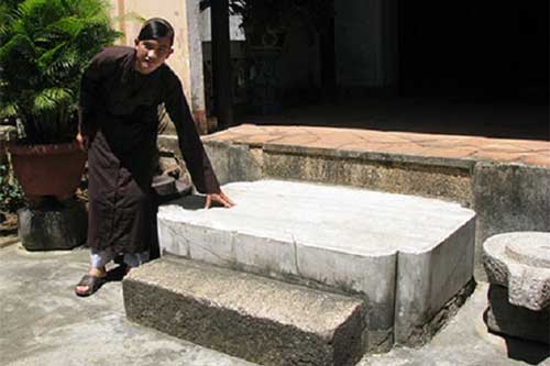 Bí ẩn phiến đá 'ma ám' và những câu chuyện khiến ai cũng 'rùng mình'