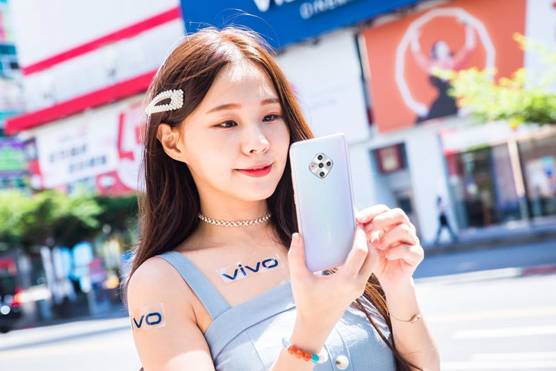 Vivo X50e 5G ra mắt với chip S765G, RAM 8 GB, sạc 33W, giá hơn 11 triệu